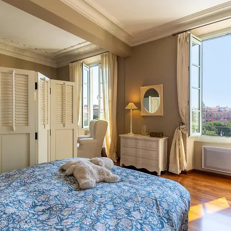 Renting - 13 Massena - Live A Dream Luxury Loft - Place Massena Nizza